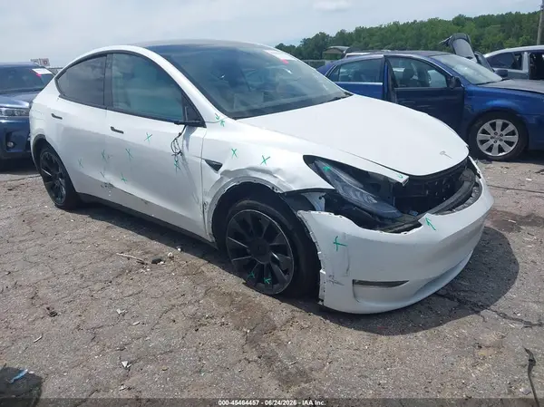 7SAYGDEE1NF368452 2022 TESLA MODEL Y - Image 1