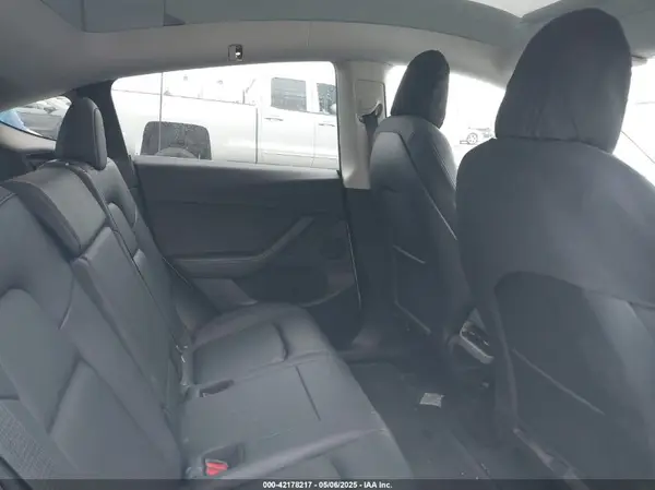 7SAYGDEE1NF368676 2022 TESLA MODEL Y - Image 8