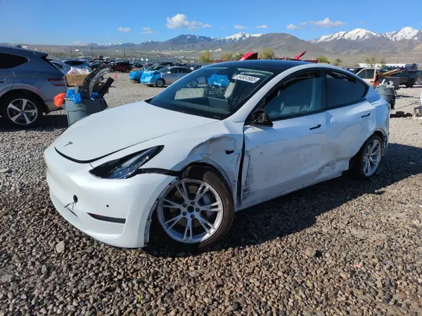 7SAYGDEE1NF378026 2022 TESLA MODEL Y - Image 1