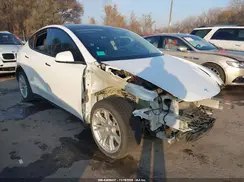 7SAYGDEE1NF379788 2022 TESLA MODEL Y