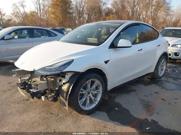 7SAYGDEE1NF379788 2022 TESLA MODEL Y - Image 2