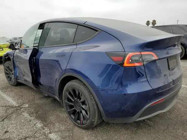 7SAYGDEE1NF386725 2022 TESLA MODEL Y - Image 2
