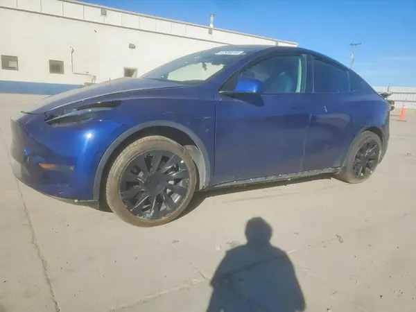 7SAYGDEE1NF387177 2022 TESLA MODEL Y - Image 1