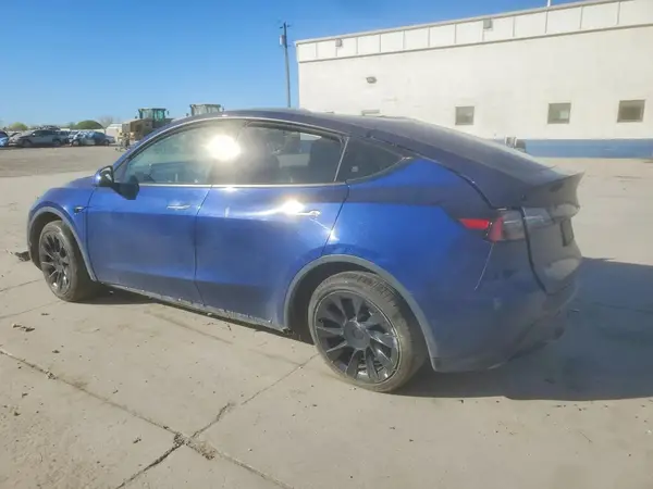 7SAYGDEE1NF387177 2022 TESLA MODEL Y - Image 2