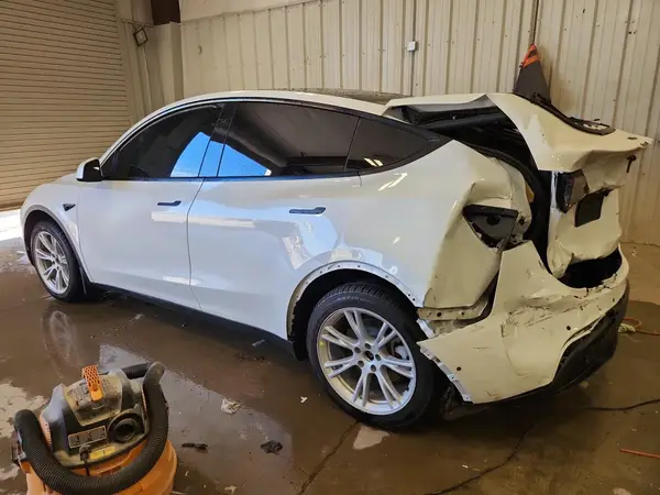 7SAYGDEE1NF392086 2022 TESLA MODEL Y - Image 2