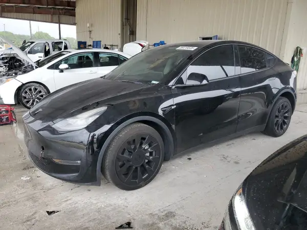 7SAYGDEE1NF393187 2022 TESLA MODEL Y - Image 1