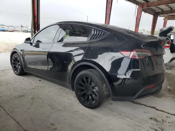 7SAYGDEE1NF393187 2022 TESLA MODEL Y - Image 2