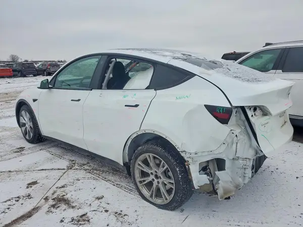 7SAYGDEE1NF393450 2022 TESLA MODEL Y - Image 2