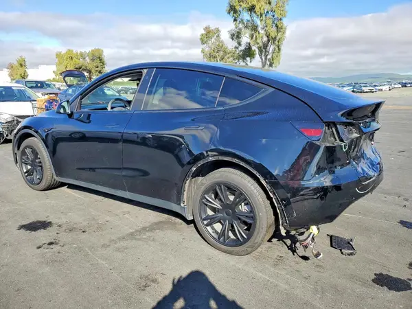 7SAYGDEE1NF399796 2022 TESLA MODEL Y - Image 2