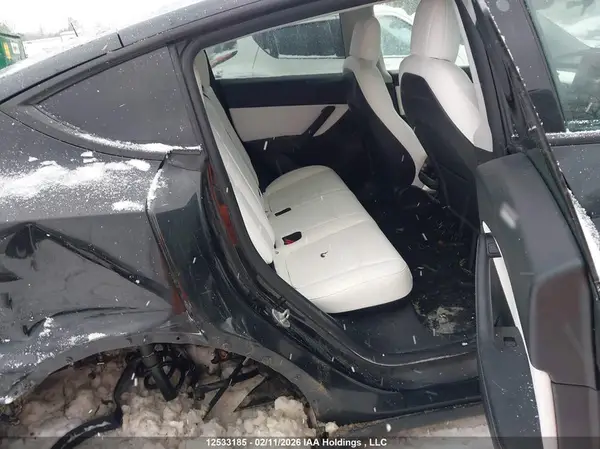 7SAYGDEE1NF414295 2022 TESLA MODEL Y - Image 8