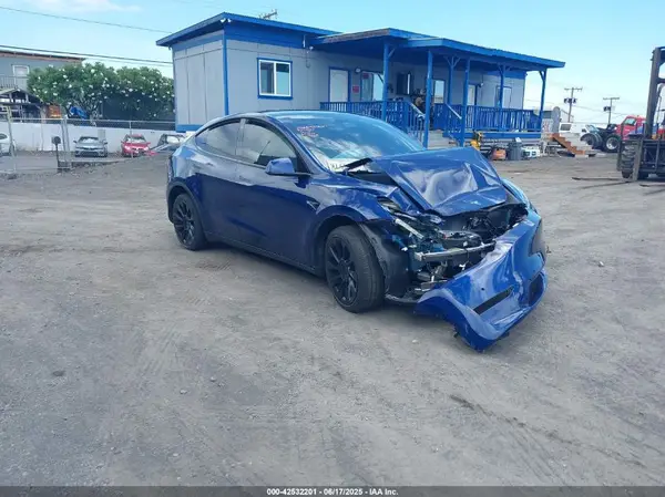 7SAYGDEE1NF419321 2022 TESLA MODEL Y - Image 1