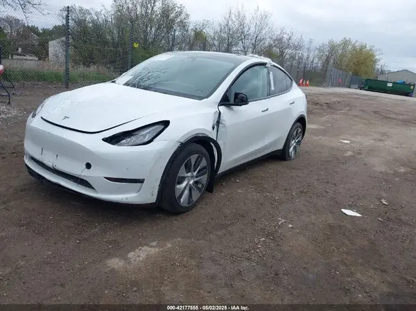 7SAYGDEE1NF421098 2022 TESLA MODEL Y - Image 2