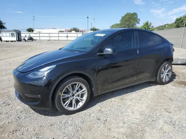 7SAYGDEE1NF424051 2022 TESLA MODEL Y - Image 1
