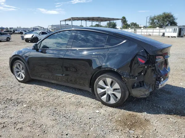 7SAYGDEE1NF424051 2022 TESLA MODEL Y - Image 2