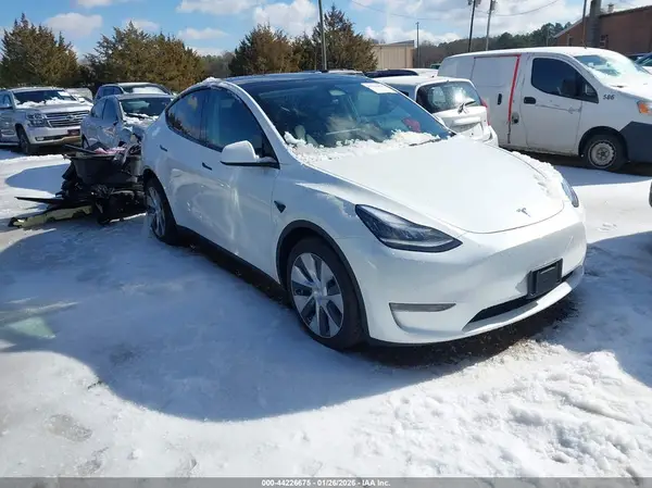 7SAYGDEE1NF425622 2022 TESLA MODEL Y - Image 1