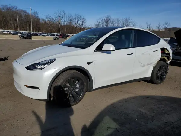 7SAYGDEE1NF435518 2022 TESLA MODEL Y - Image 1