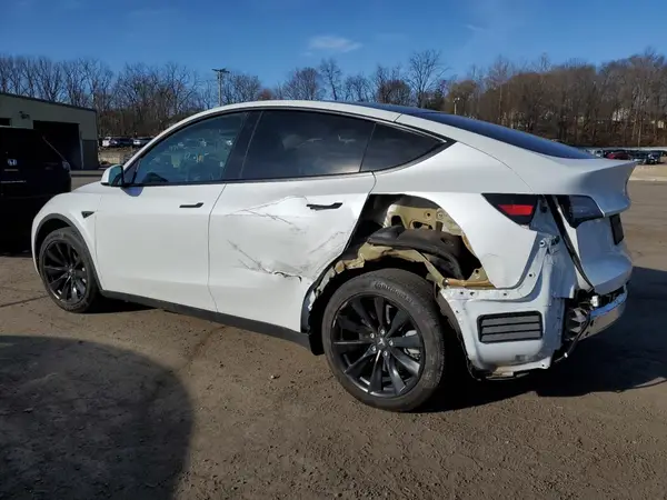 7SAYGDEE1NF435518 2022 TESLA MODEL Y - Image 2