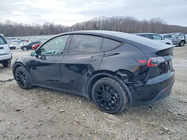 7SAYGDEE1NF446521 2022 TESLA MODEL Y - Image 2