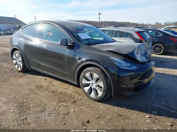 7SAYGDEE1NF447815 2022 TESLA MODEL Y - Image 1