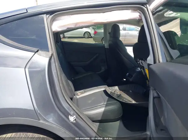 7SAYGDEE1NF454652 2022 TESLA MODEL Y - Image 8