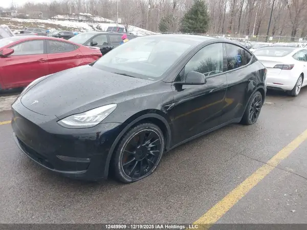 7SAYGDEE1NF467109 2022 TESLA MODEL Y - Image 2
