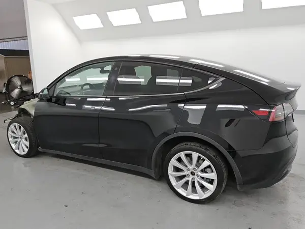 7SAYGDEE1NF480040 2022 TESLA MODEL Y - Image 2