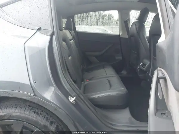 7SAYGDEE1NF480815 2022 TESLA MODEL Y - Image 8