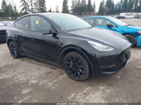 7SAYGDEE1NF481141 2022 TESLA MODEL Y - Image 1