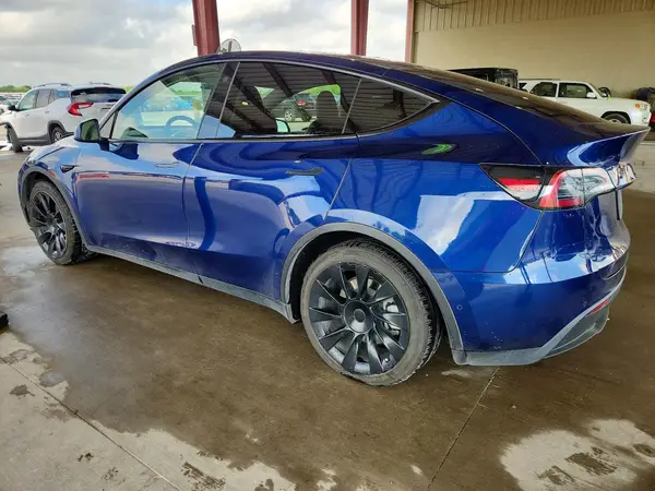 7SAYGDEE1NF481222 2022 TESLA MODEL Y - Image 2