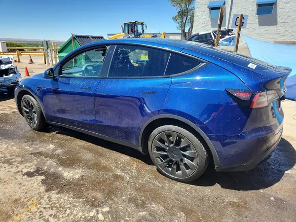 7SAYGDEE1NF481401 2022 TESLA MODEL Y - Image 2