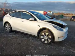 7SAYGDEE1NF504451 2022 TESLA MODEL Y