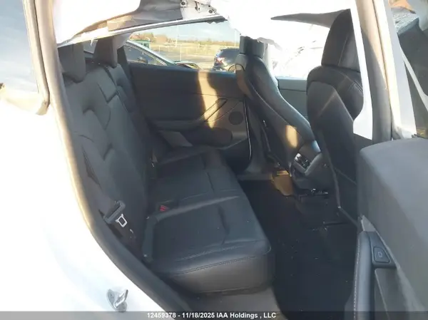 7SAYGDEE1NF504451 2022 TESLA MODEL Y - Image 8