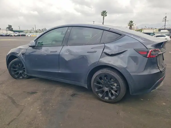 7SAYGDEE1NF511612 2022 TESLA MODEL Y - Image 2