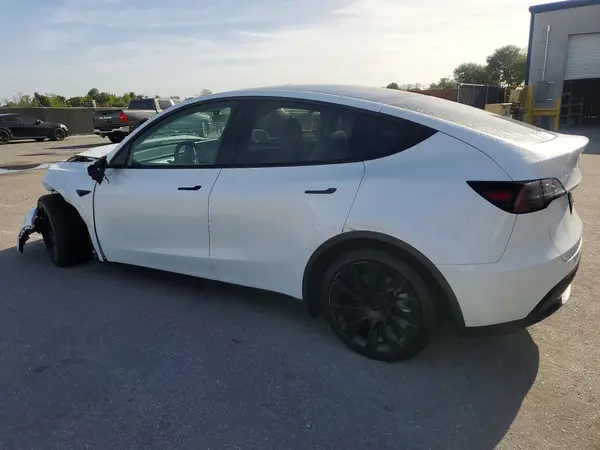 7SAYGDEE1NF541967 2022 TESLA MODEL Y - Image 2