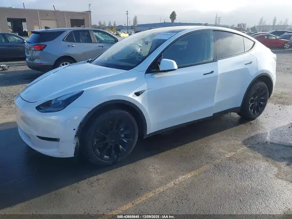 7SAYGDEE1NF545520 2022 TESLA MODEL Y - Image 2