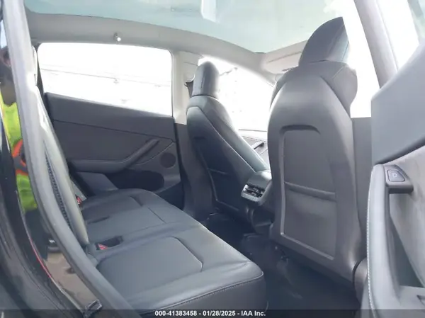 7SAYGDEE1NF556615 2022 TESLA MODEL Y - Image 8