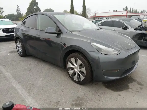 7SAYGDEE1NF558865 2022 TESLA MODEL Y - Image 1