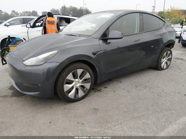 7SAYGDEE1NF558865 2022 TESLA MODEL Y - Image 2