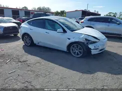 7SAYGDEE1NF563046 2022 TESLA MODEL Y