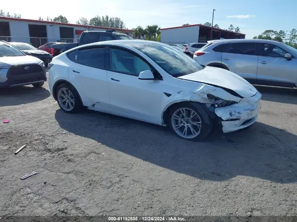 7SAYGDEE1NF563046 2022 TESLA MODEL Y - Image 1