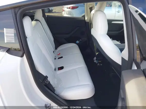 7SAYGDEE1NF563046 2022 TESLA MODEL Y - Image 8