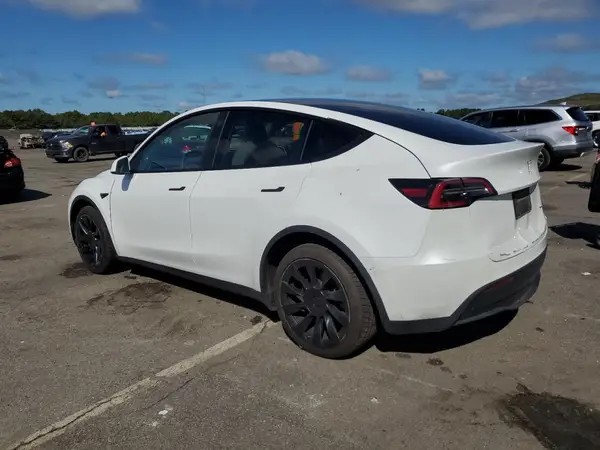 7SAYGDEE1NF565671 2022 TESLA MODEL Y - Image 2