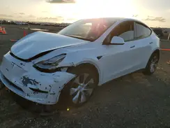 7SAYGDEE1NF573186 2022 TESLA MODEL Y