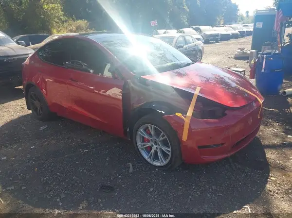 7SAYGDEE1PA023275 2023 TESLA MODEL Y - Image 1