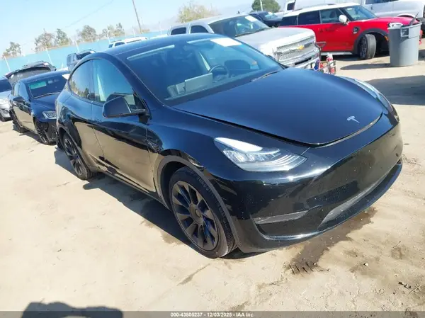 7SAYGDEE1PA025933 2023 TESLA MODEL Y - Image 1