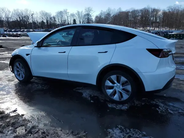 7SAYGDEE1PA029495 2023 TESLA MODEL Y - Image 2