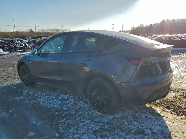7SAYGDEE1PA032249 2023 TESLA MODEL Y - Image 2