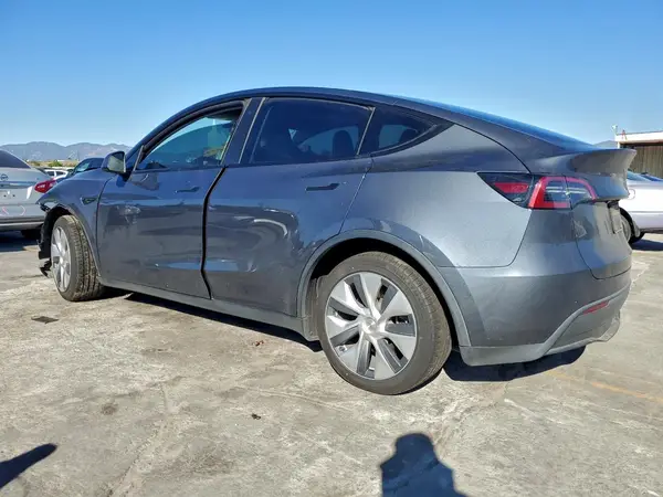 7SAYGDEE1PA035815 2023 TESLA MODEL Y - Image 2
