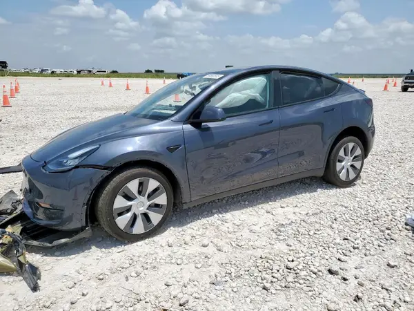 7SAYGDEE1PA038133 2023 TESLA MODEL Y - Image 1