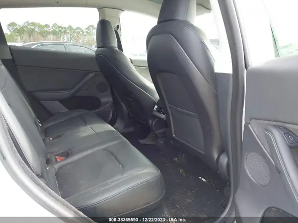 7SAYGDEE1PA040481 2023 TESLA MODEL Y - Image 8
